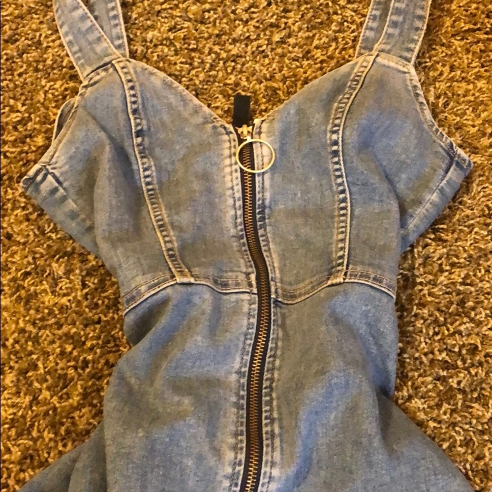 Dress - Picture 2 of 3